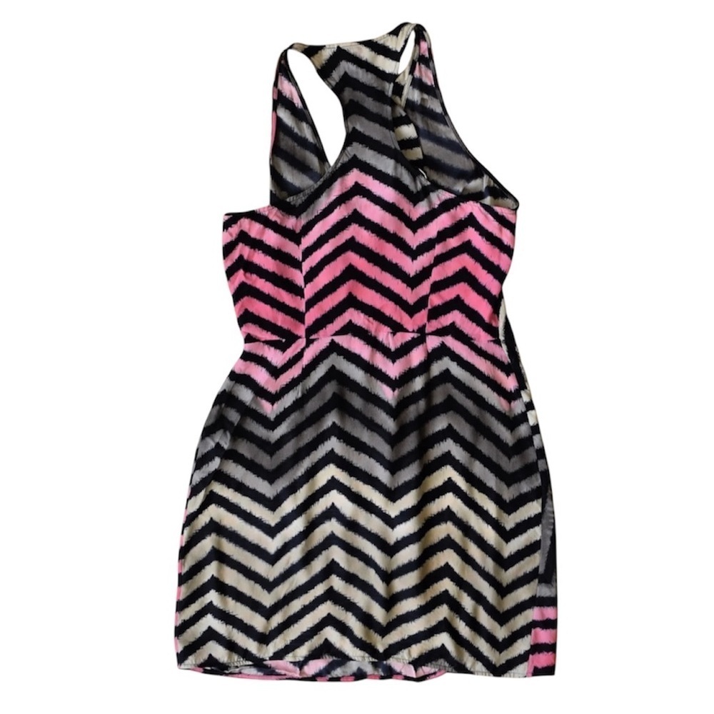 Parker Chevron 100% Silk Wrap Mini Dress Size Medium - Picture 4 of 6
